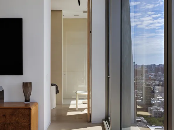 215 Chrystie Street image 18 of 23