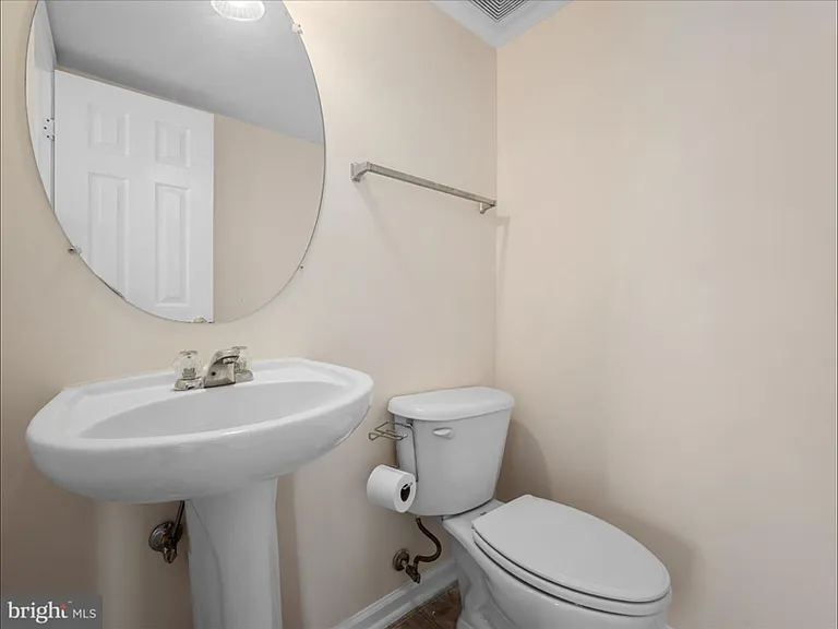 303 Pendleton Ln — Photo 11