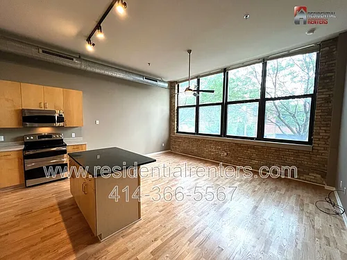 1924 N Hubbard St #209 Photo 1