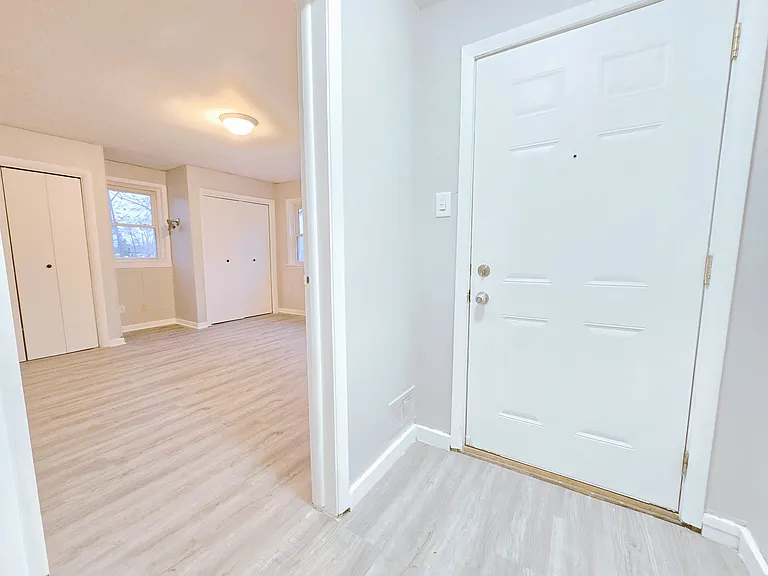 533 Columbia St #A — Photo 2