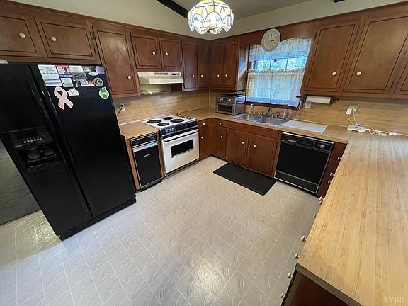5th image of 1860 Rainbow Cir