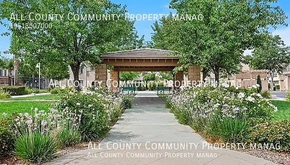 31890 Delfina Way — Photo 22