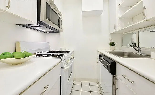 Rented by essential NEW YORK Real Estate | media 3