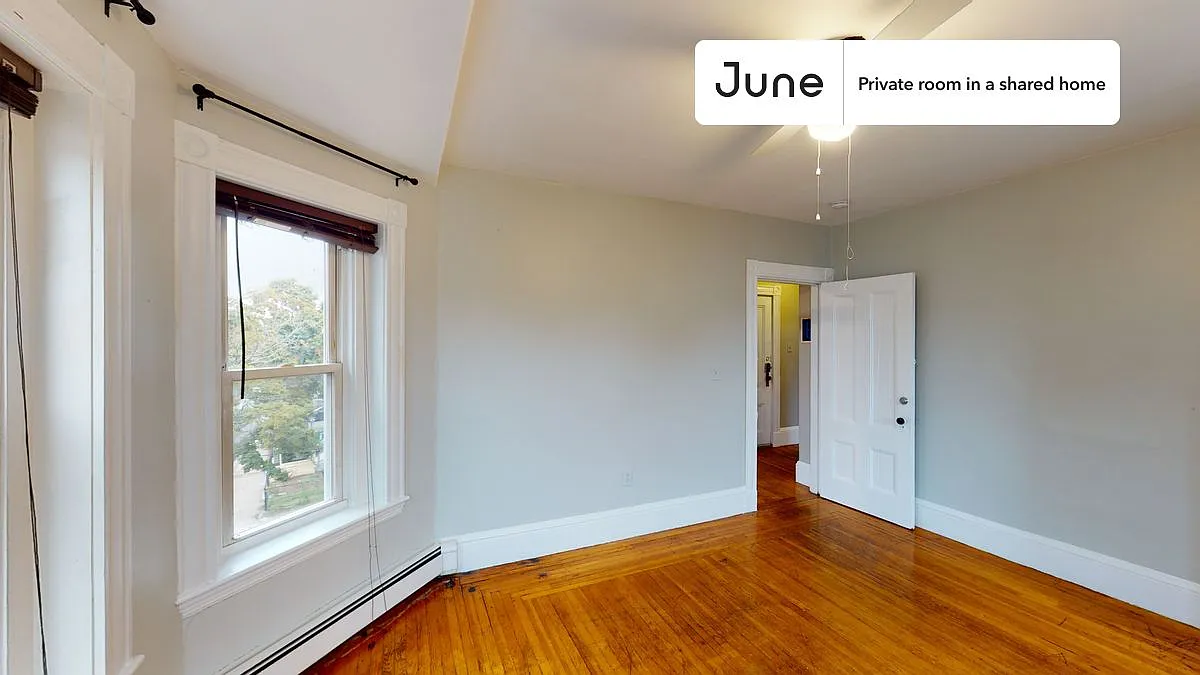Full bedroom in 4 bed/2 bath home in Allston #1390 B — Photo 4