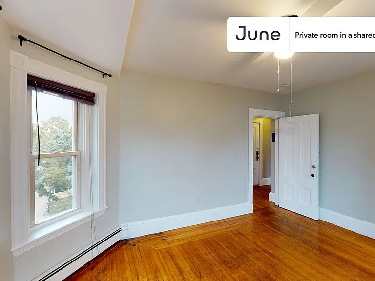 76 Easton St #B — Photo 4