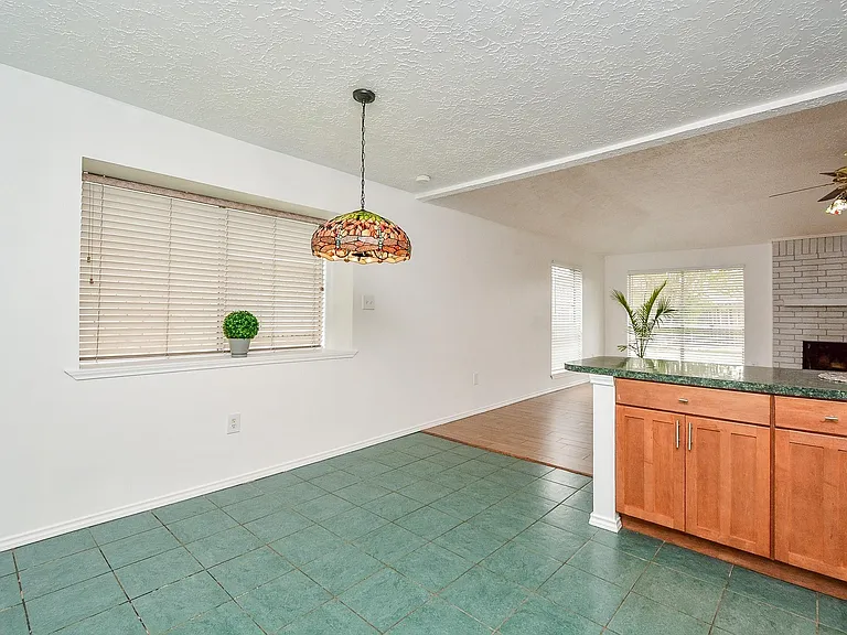 3315 Honey Creek Dr — Photo 8