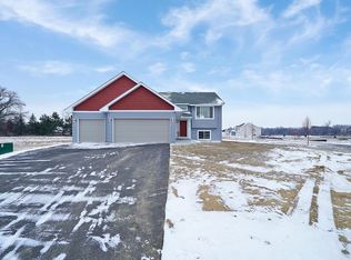 37588 Granite Ct, North Branch, MN 55056
