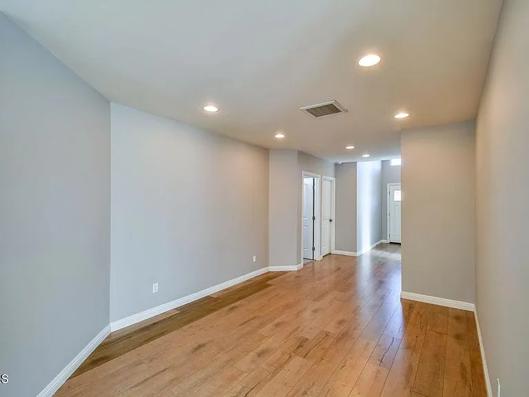 321 N Lima St — Photo 8