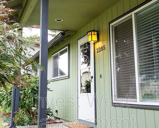 4th image of 2205 NW 102nd St
