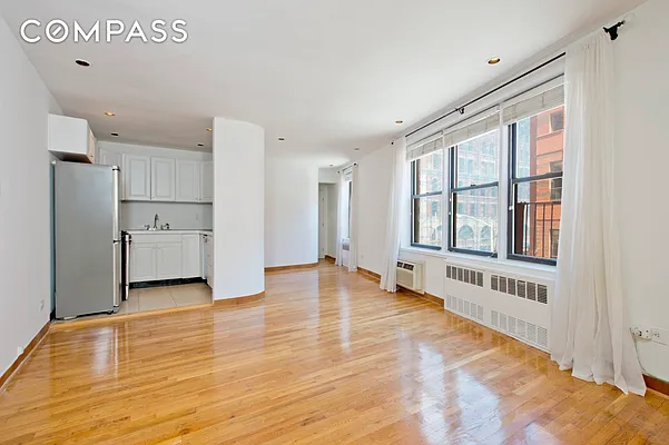 Rented by Compass | media 21