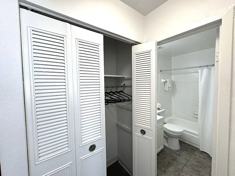 Carole House Apartments — Photo 7