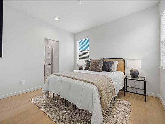 4th image of 817 Thornton Rd #F