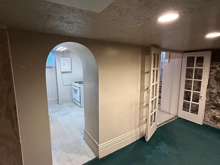 415 S University Ave #8 — Photo 7