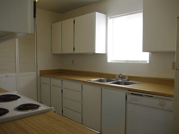 4th image of 710 Willow St #40