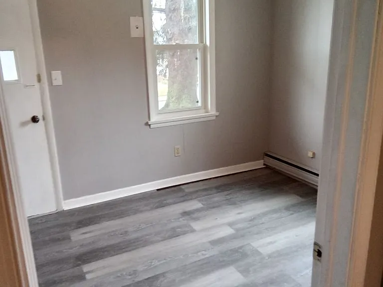 127 Schoolhouse Rd — Photo 4