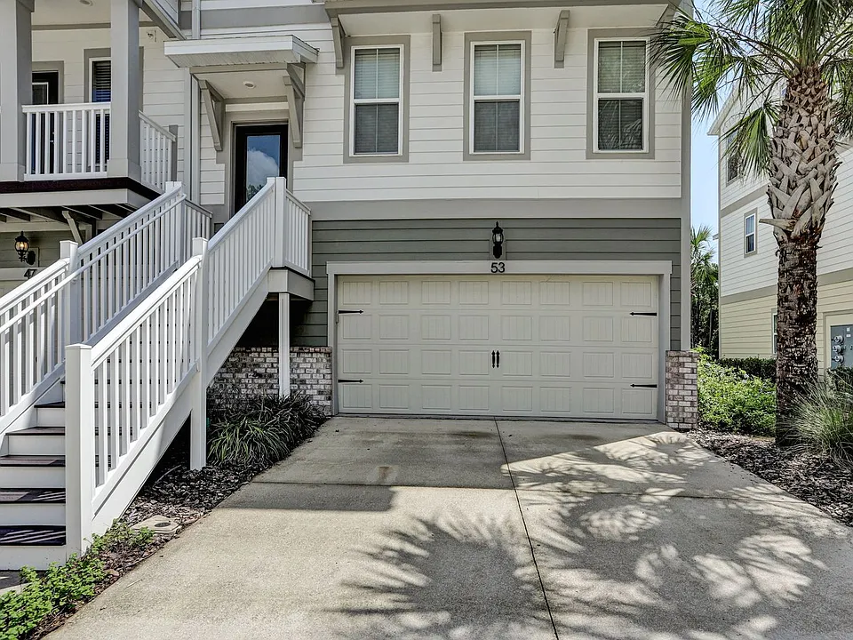 53 Falling Water Ct