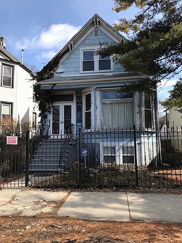1st image of 2431 N Rockwell St #2