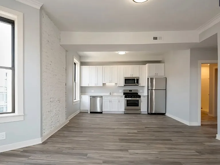 1859 W Chicago Ave — Photo 6