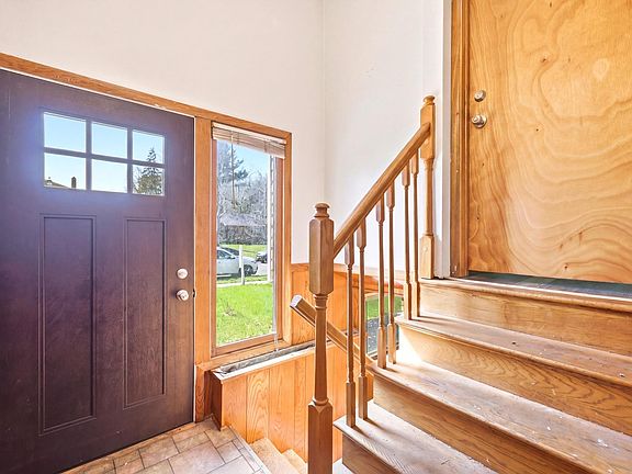 4th image of 182 Faye St
