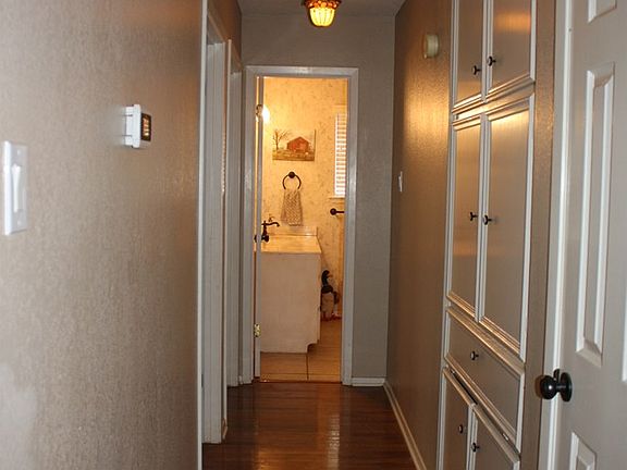 5th image of 2908 Marie Dr