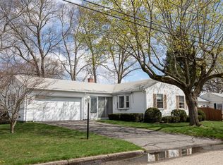 60 Benedict St, Riverside, RI 02915