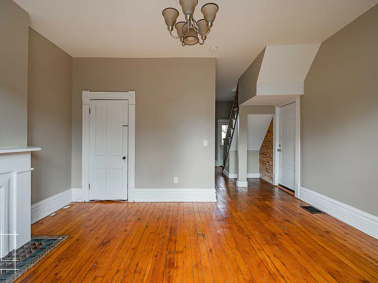 216 W. Hubbard Ave — Photo 7