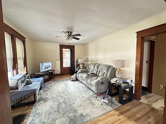4th image of 12 Fisher Avenue
