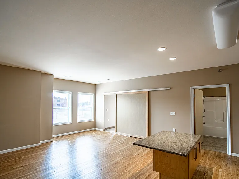 Mandan Place Apartments — Photo 8
