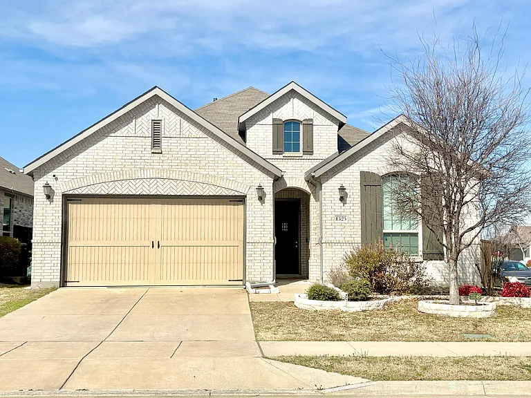 1325 Audubon Dr — Photo 1
