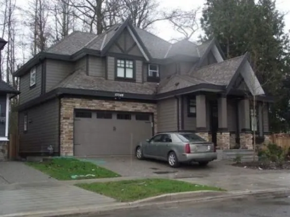 17348 3rd Ave, Surrey, BC V3Z 2N7