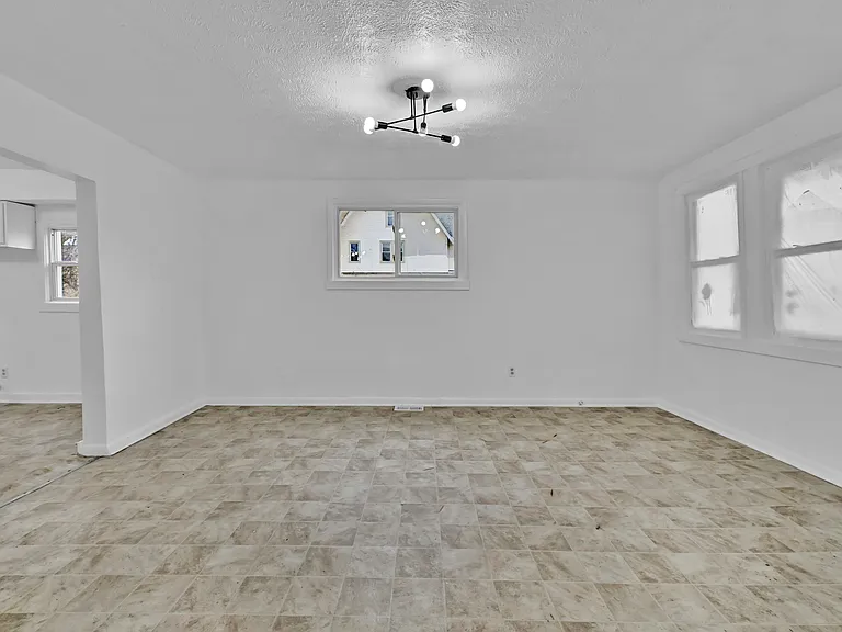 9502 Talbot Ave — Photo 2