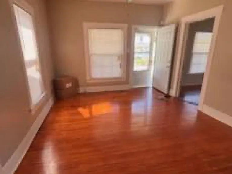 1329 E Riverside Ave — Photo 3
