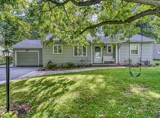 882 Corwin Rd, Rochester, NY 14610