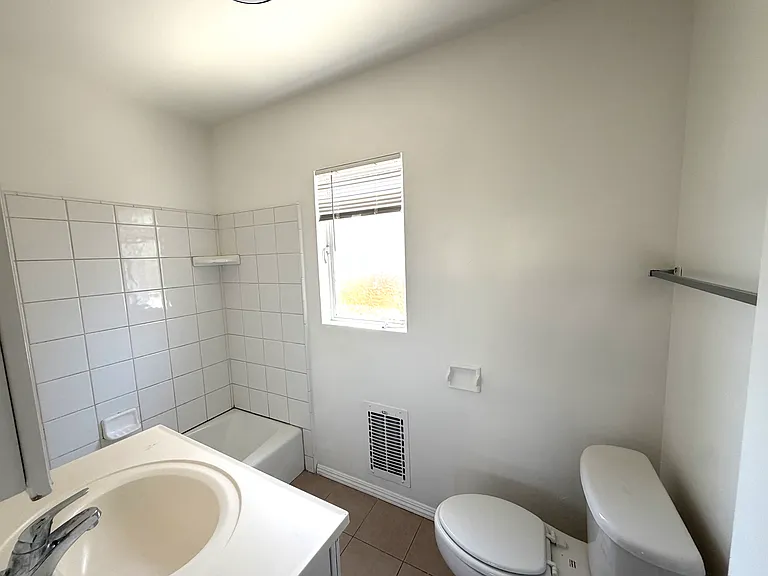 1409 Quincy St #A — Photo 11