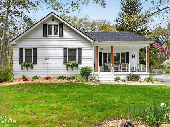 1556 Glendale St, Saint Clair, MI 48079