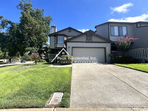 1131 Lantern View Dr, Auburn, CA 95603
