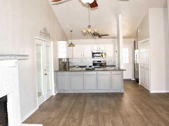 5th image of 740 Versailles St