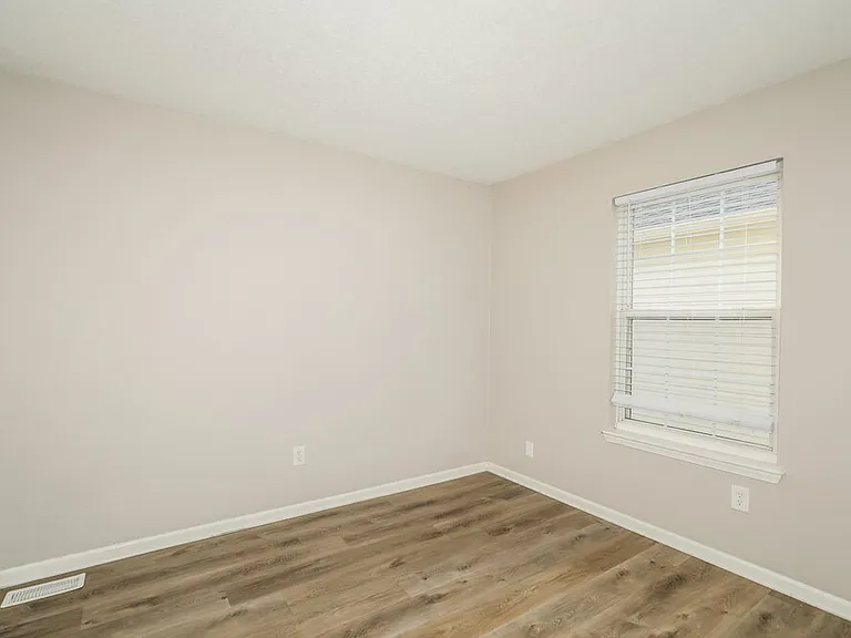 4349 Village Trace Ct — Photo 14