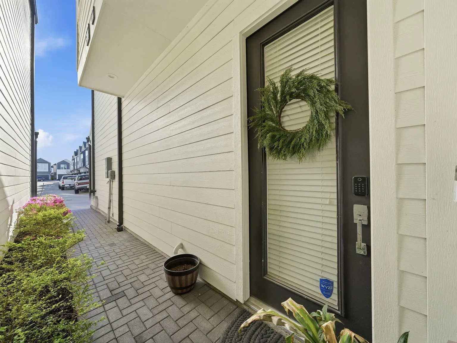3 bed, 2.5 bath, 1629 sqft, $2,850 — Photo 4