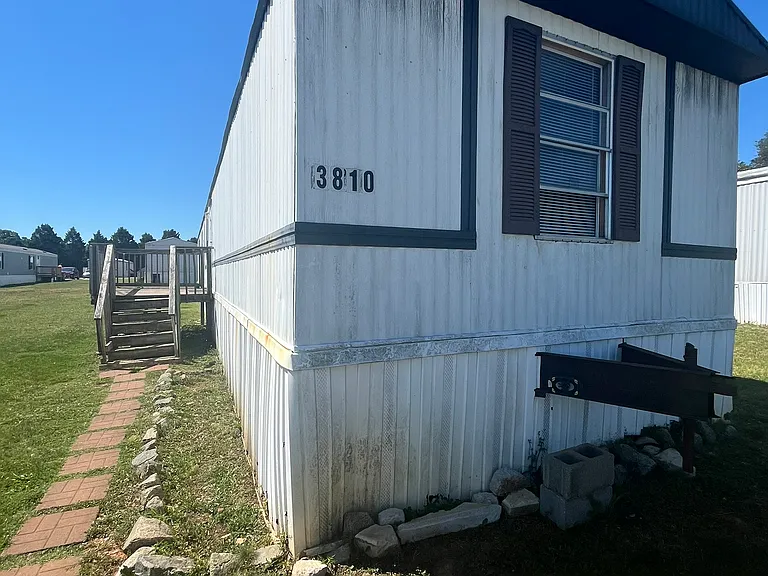 3810 Dawson St — Photo 1