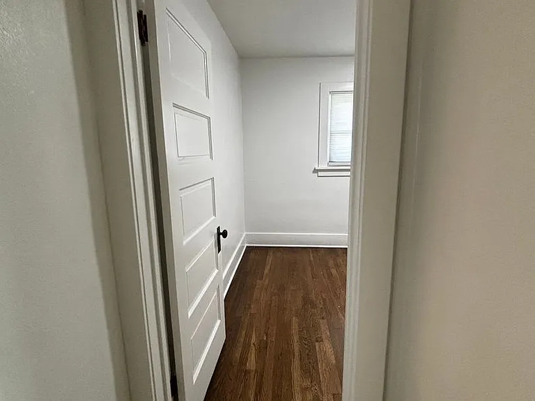 1117 W 31st St — Photo 17