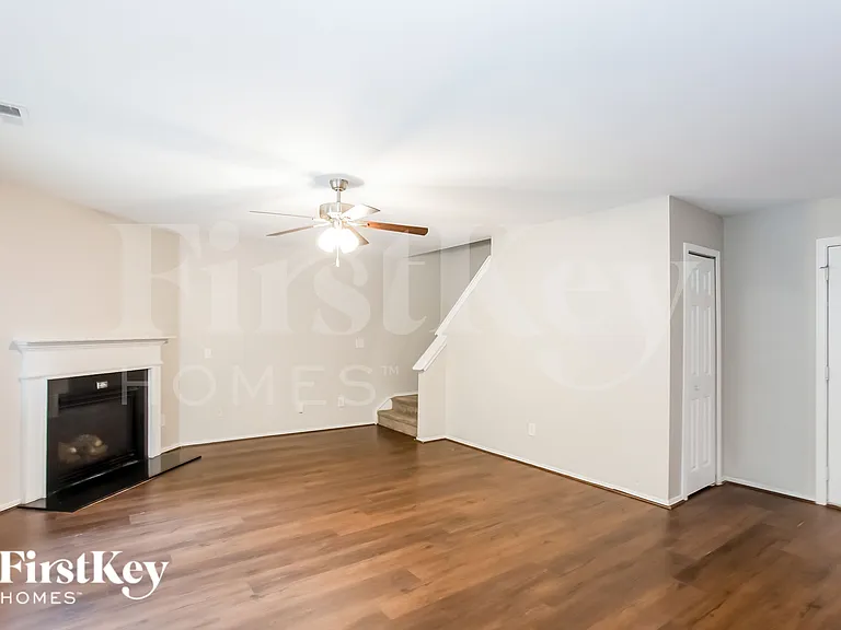 2709 Buckleigh Dr — Photo 5
