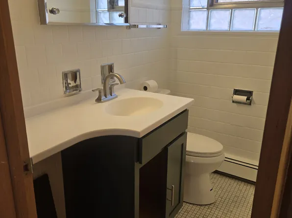 (undisclosed Address), Chicago, IL 60652