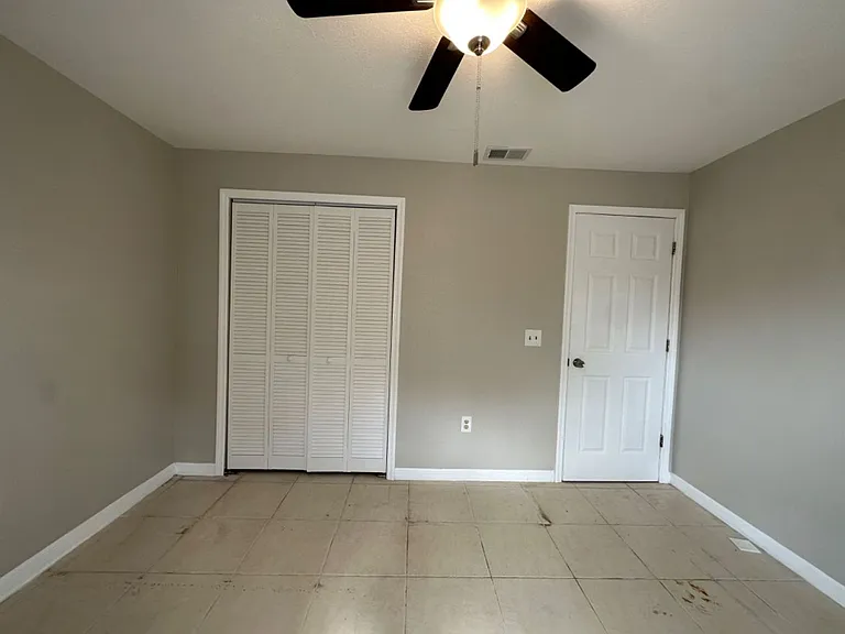 1123 Doncaster Ct — Photo 14