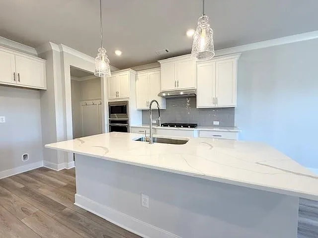630 Winding Rose Dr — Photo 7