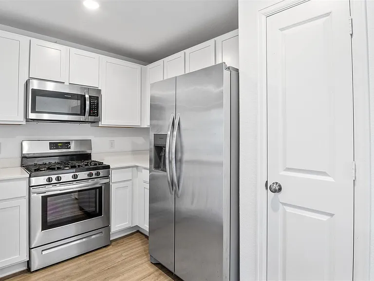 9311 Sierra Point Way — Photo 10