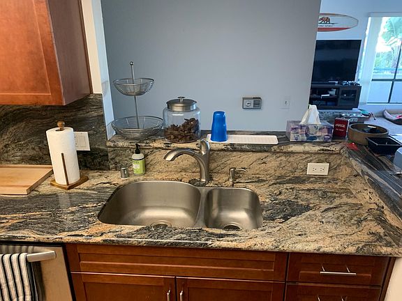 5th image of 225 4th Ave APT 202