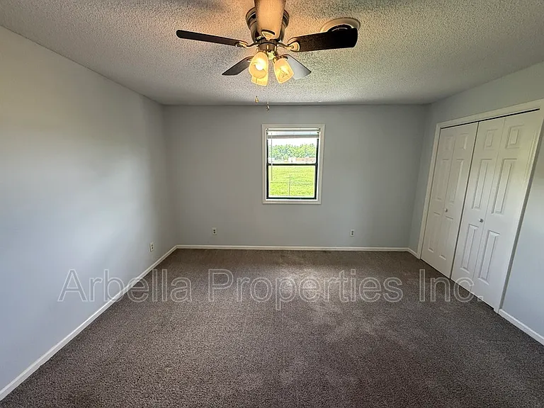 390 Erwin Hwy #2 — Photo 19