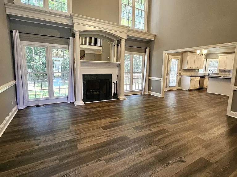 214 N Marion Dr — Photo 6