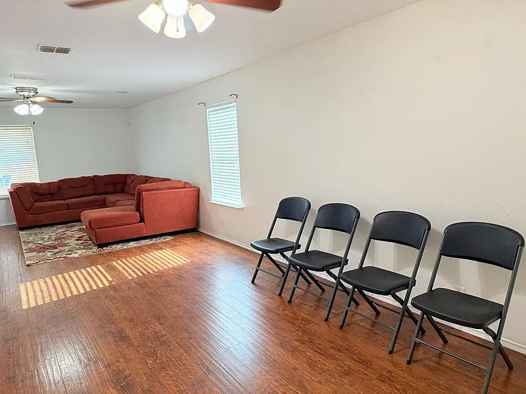 6118 Valparaiso Way — Photo 3